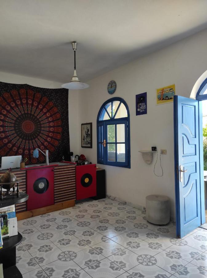 Pinegroove Hostel Vlora Екстер'єр фото