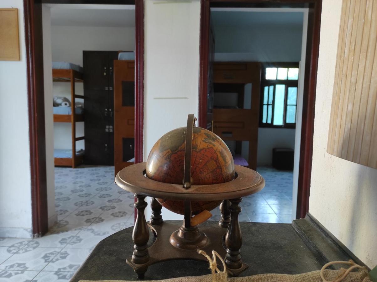 Pinegroove Hostel Vlora Екстер'єр фото