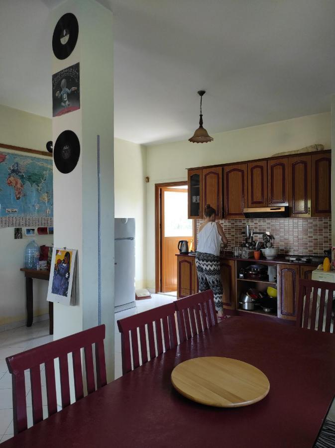 Pinegroove Hostel Vlora Екстер'єр фото